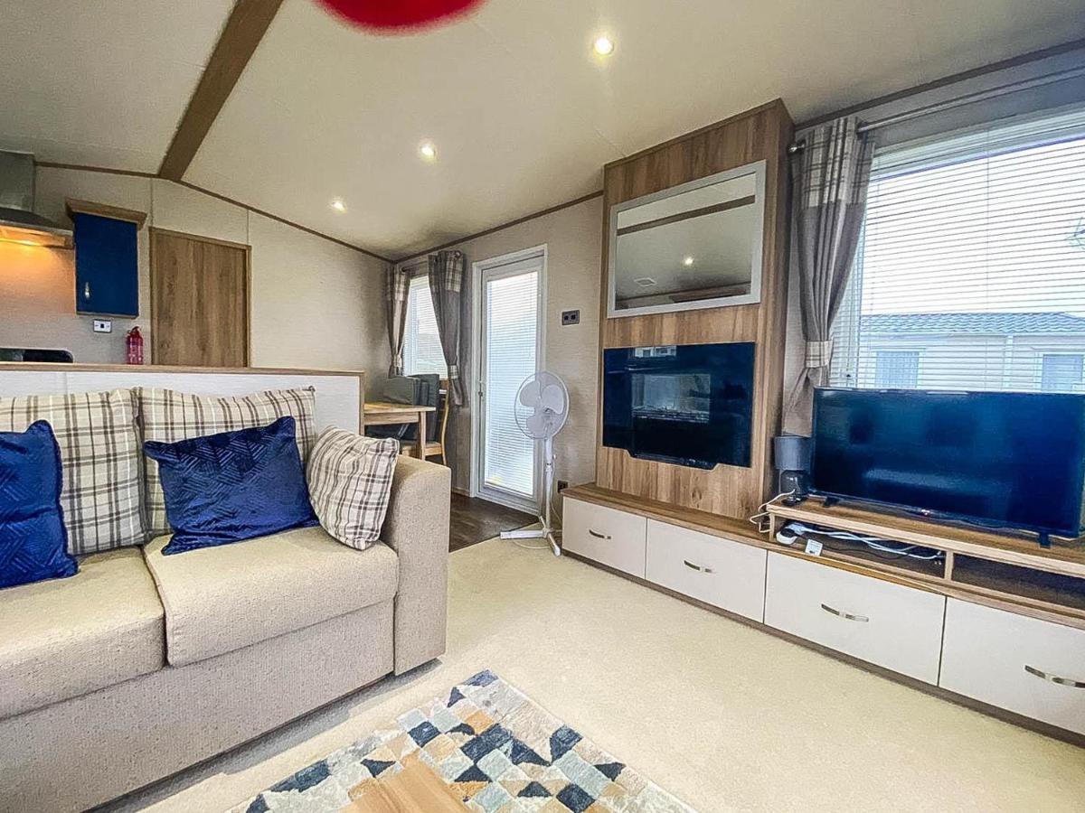 Lovely 6 Berth Caravan With Decking And Wifi In Kent, Ref 47017C Whitstable Exterior foto